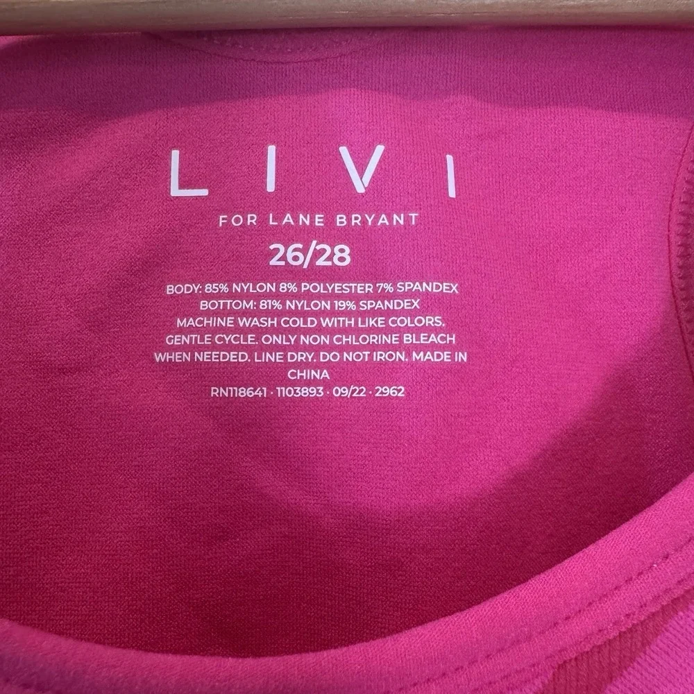 Livi Lane Bryant 26/28 Stretch Shaper Medium Impact Moves With You Fabric‎ NWT!